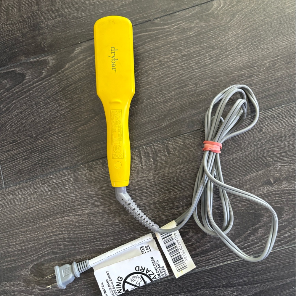 Drybar Vibrant Yellow Styling Tool